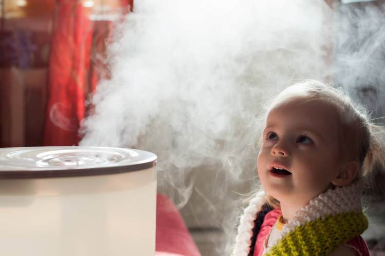 शिशु के कमरे में ह्यूमिडीफायर (humidifier) का प्रयोग करें